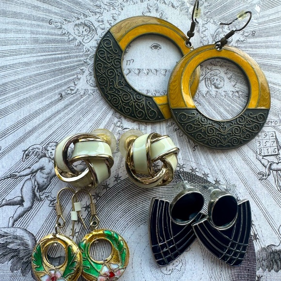 “Ring Of Fire” Aries-Inspired Earrings - Picture 3 of 4